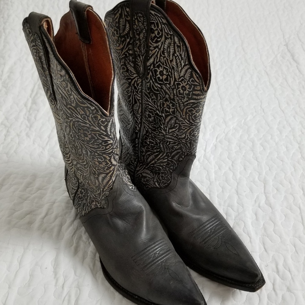 Size 9 Texas cowboy boots